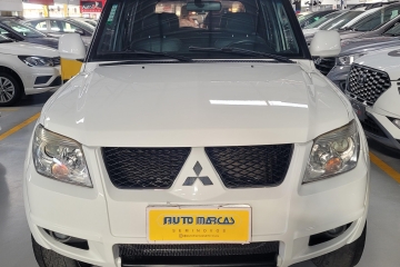 PAJERO TR4